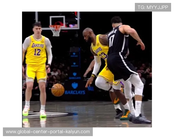 里夫斯复出三场罚球24中20 湖人后卫造犯规率排名前列 里夫斯复出三场罚球24中20 湖人后卫造犯规率排名前列